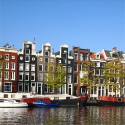 amsterdam canals in the center